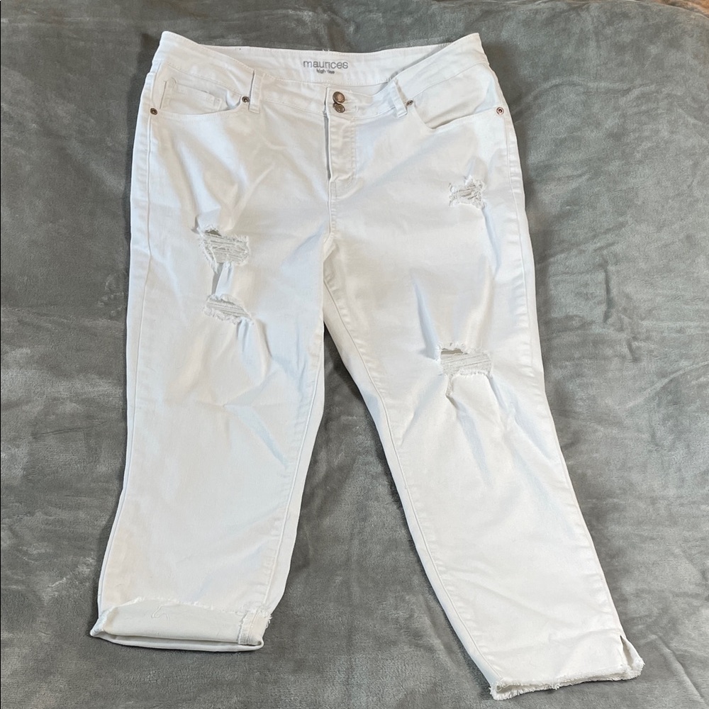Maurices white distressed denim jegging capris featuring a raw, frayed hem
